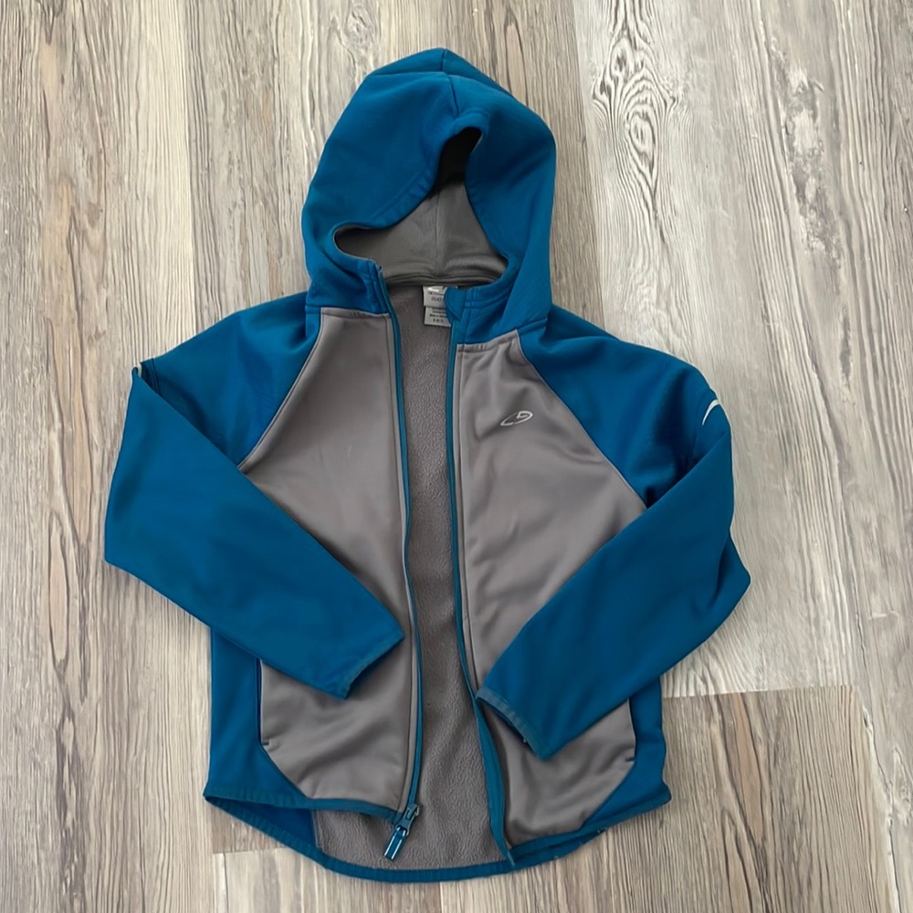 Kid’s fleece lined hoodie.